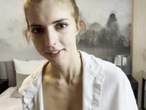 EmelieCrystal Porno Video: 2 Schwänze für Emelie