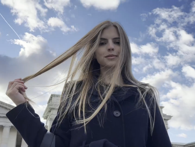 EmelieCrystal Porno Video: Gefickter Stadtrundgang