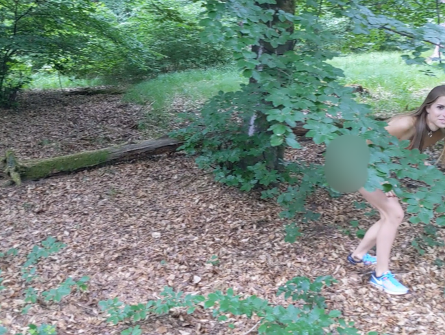 EmelieCrystal Porno Video: Natursekt für den Waldboden